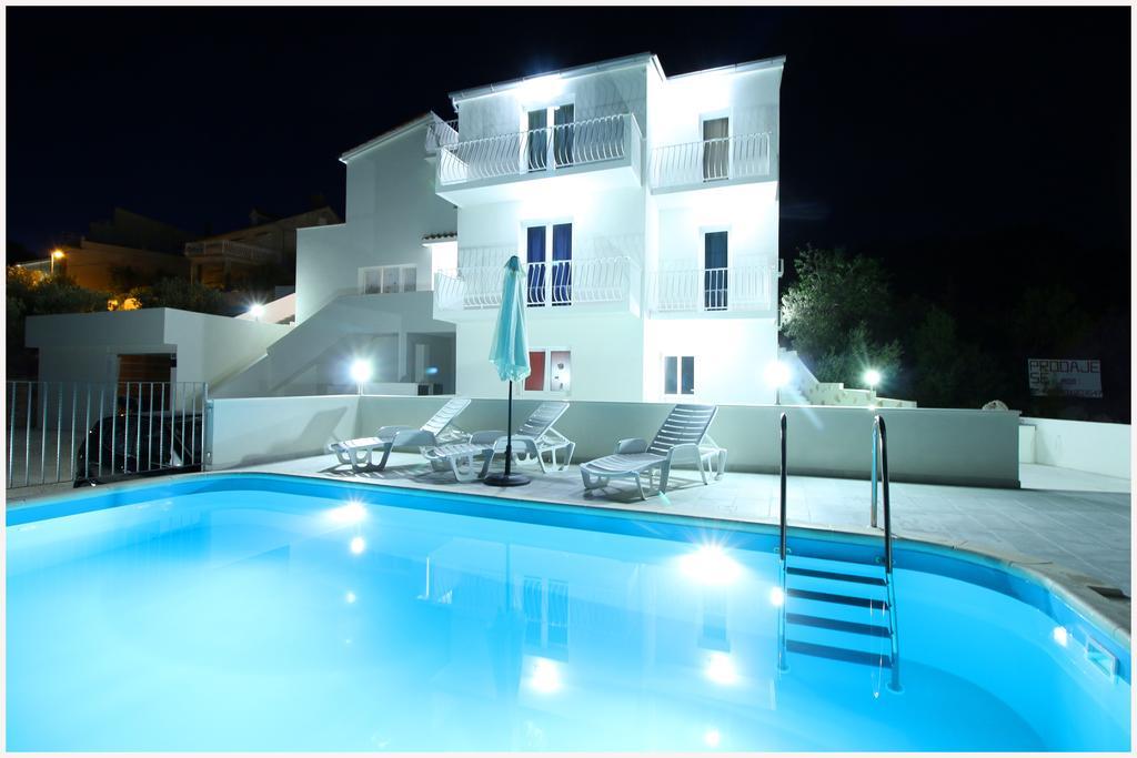 Apartments Huljev Примоштен Экстерьер фото