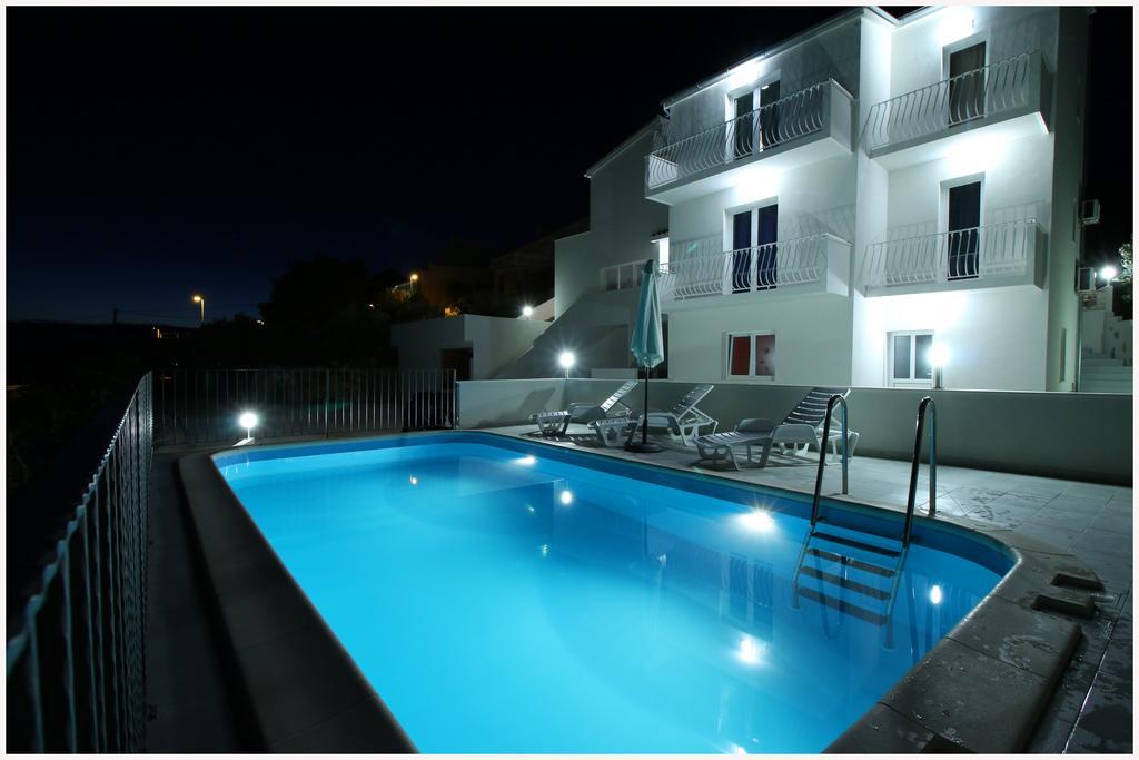 Apartments Huljev Примоштен Экстерьер фото
