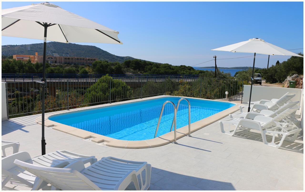 Apartments Huljev Примоштен Экстерьер фото