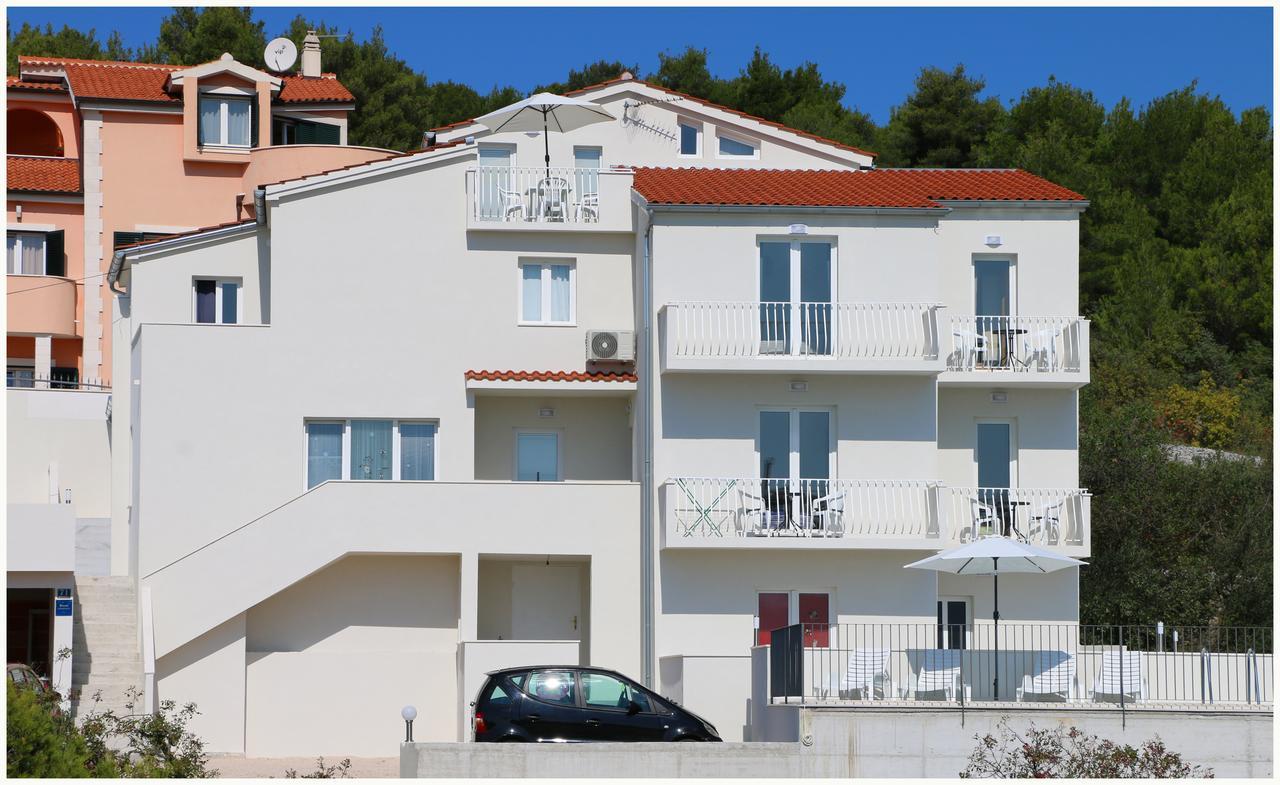 Apartments Huljev Примоштен Экстерьер фото