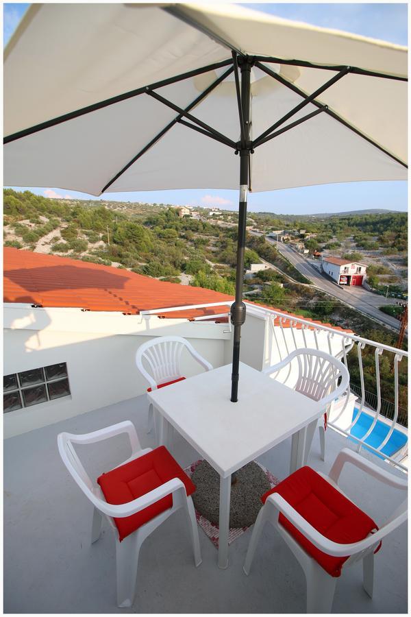 Apartments Huljev Примоштен Экстерьер фото