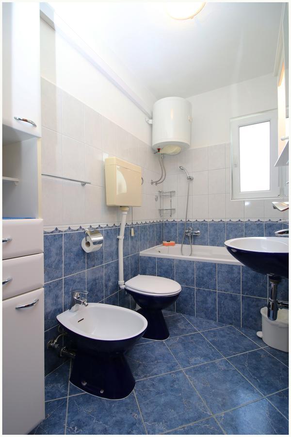 Apartments Huljev Примоштен Экстерьер фото