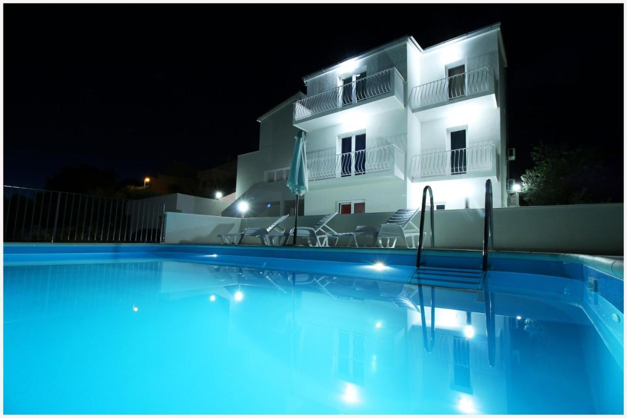 Apartments Huljev Примоштен Экстерьер фото