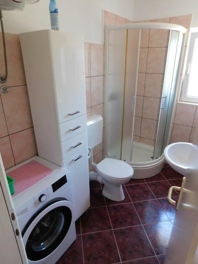 Apartments Huljev Примоштен Экстерьер фото